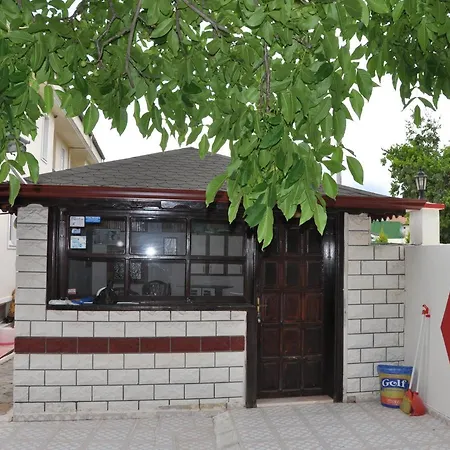泰凡阿帕酒店 3* 厄吕代尼兹